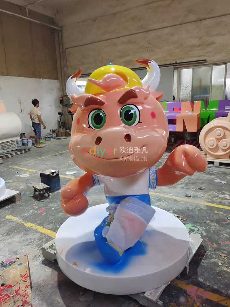 玻璃鋼牛雕塑卡通公仔美陳擺件 玻璃鋼牛雕塑卡通公仔美陳擺件