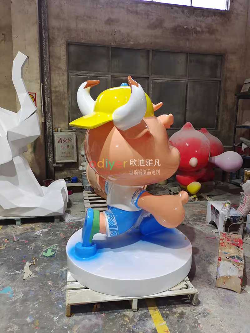 玻璃鋼牛雕塑卡通公仔美陳擺件 玻璃鋼牛雕塑卡通公仔美陳擺件