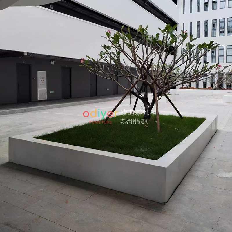 廣東海洋大學(xué)玻璃鋼樹池花壇坐凳定制案例 廣東海洋大學(xué)玻璃鋼樹池花壇坐凳定制案例